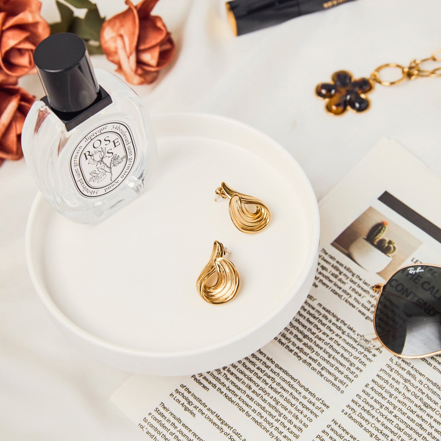 Boucles d’oreilles Forme Sculptée Dorée