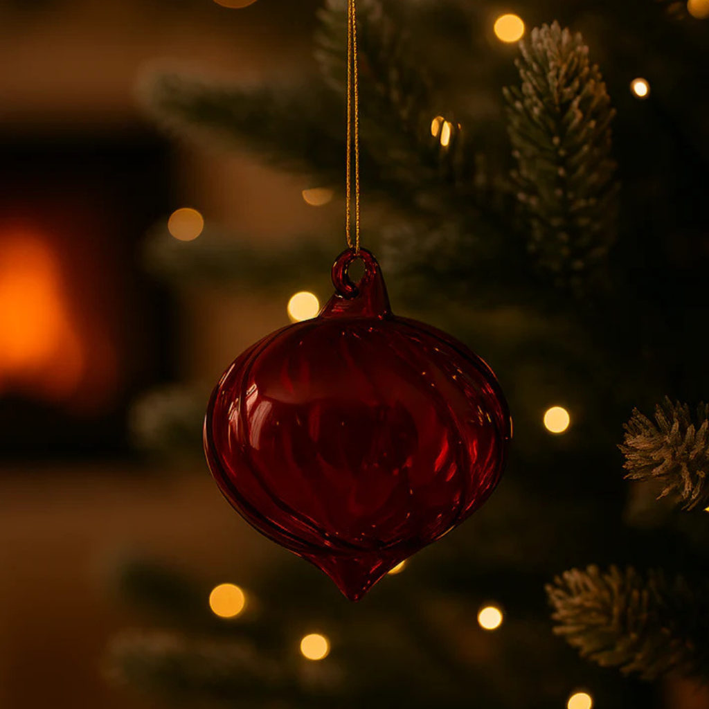 Boule de Noël en verre soufflé rouge forme goutte torsadée décoration sapin festive