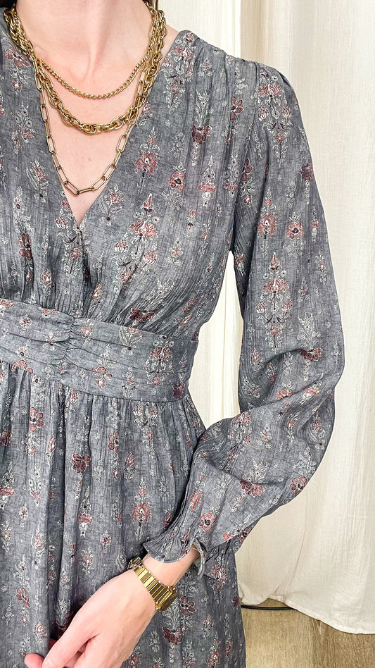 Robe longue grise fleurie bohème femme manches longues bouffantes décolleté V avec ceinture à nouer