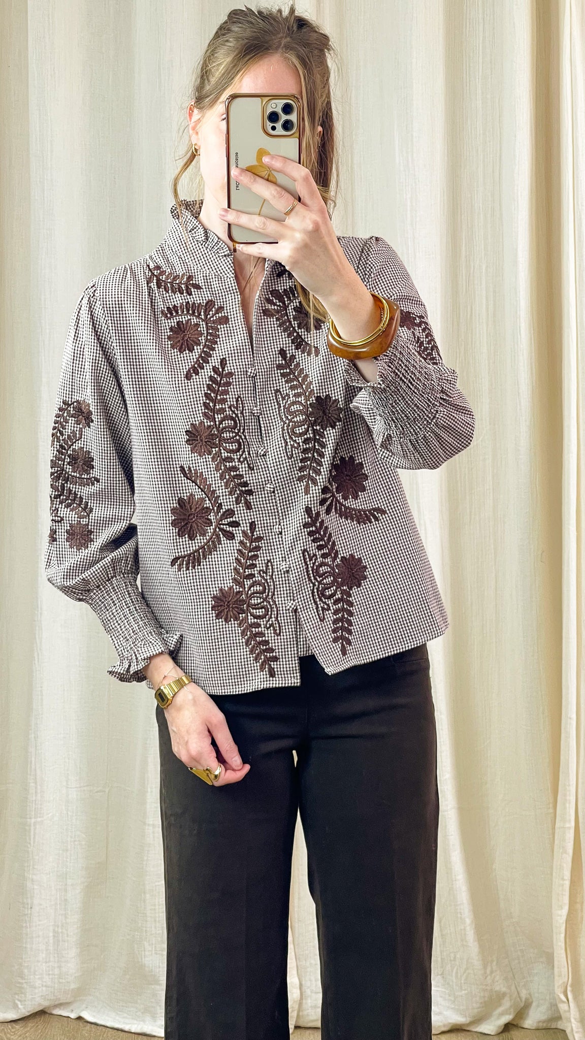 Blouse Cécilia – Blouse à carreaux et broderies florales