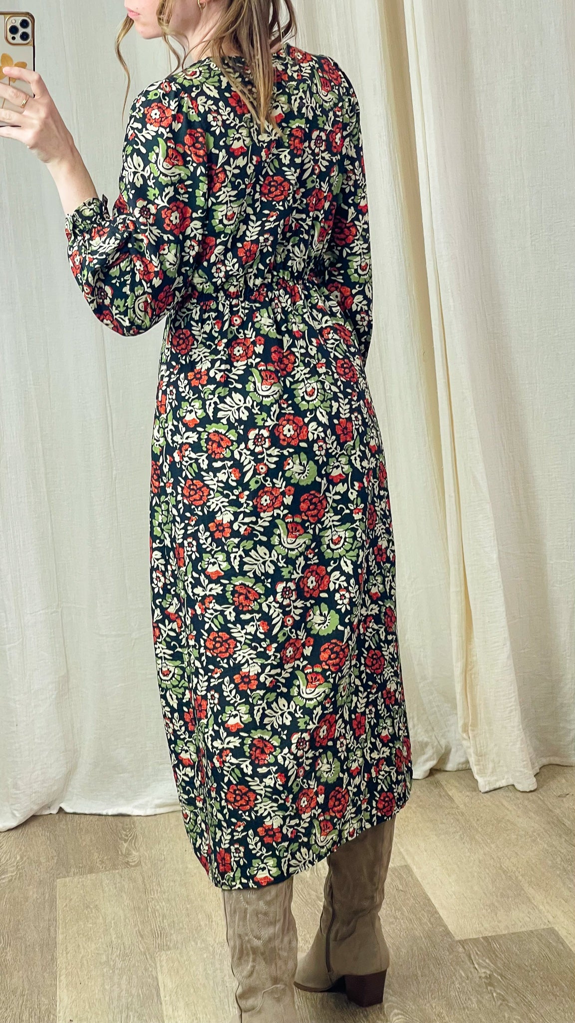 Robe Éléonore – Robe portefeuille à fleurs