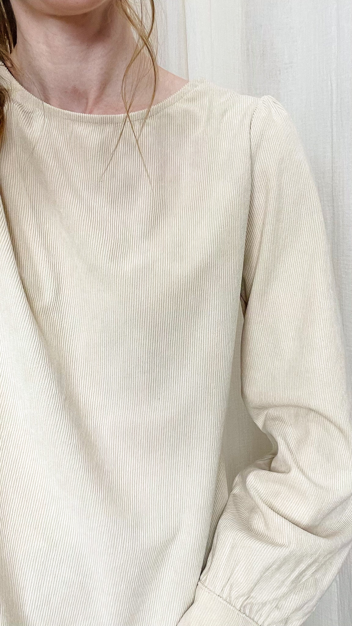 Blouse Angie – Blouse en velours côtelé à dos boutonné