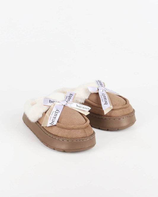 Chaussons mules femme – effet daim et ruban “Beauty”