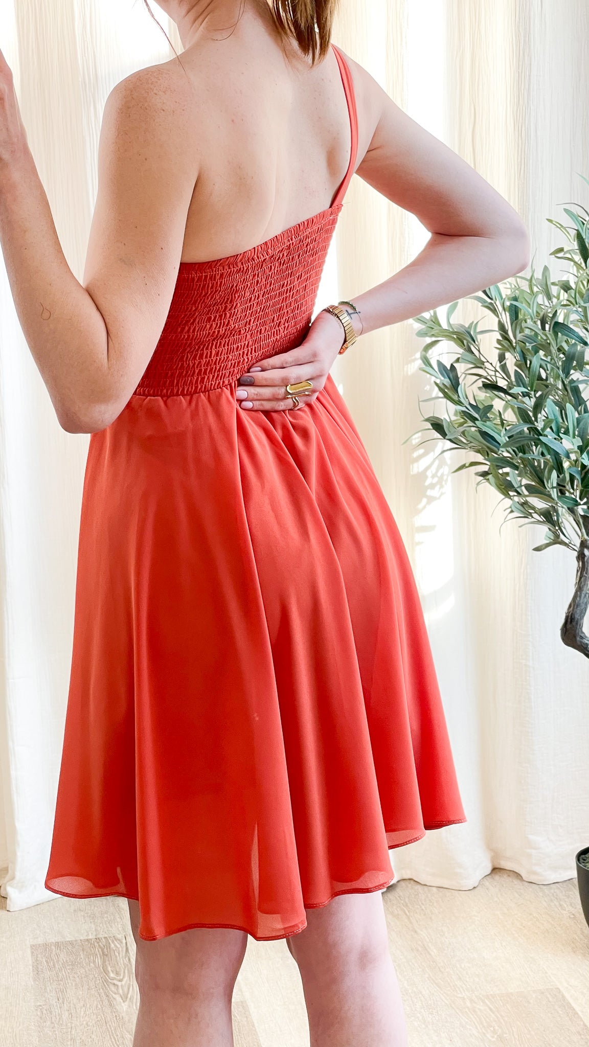 Robe Catia - Robe courte plissée asymétrique