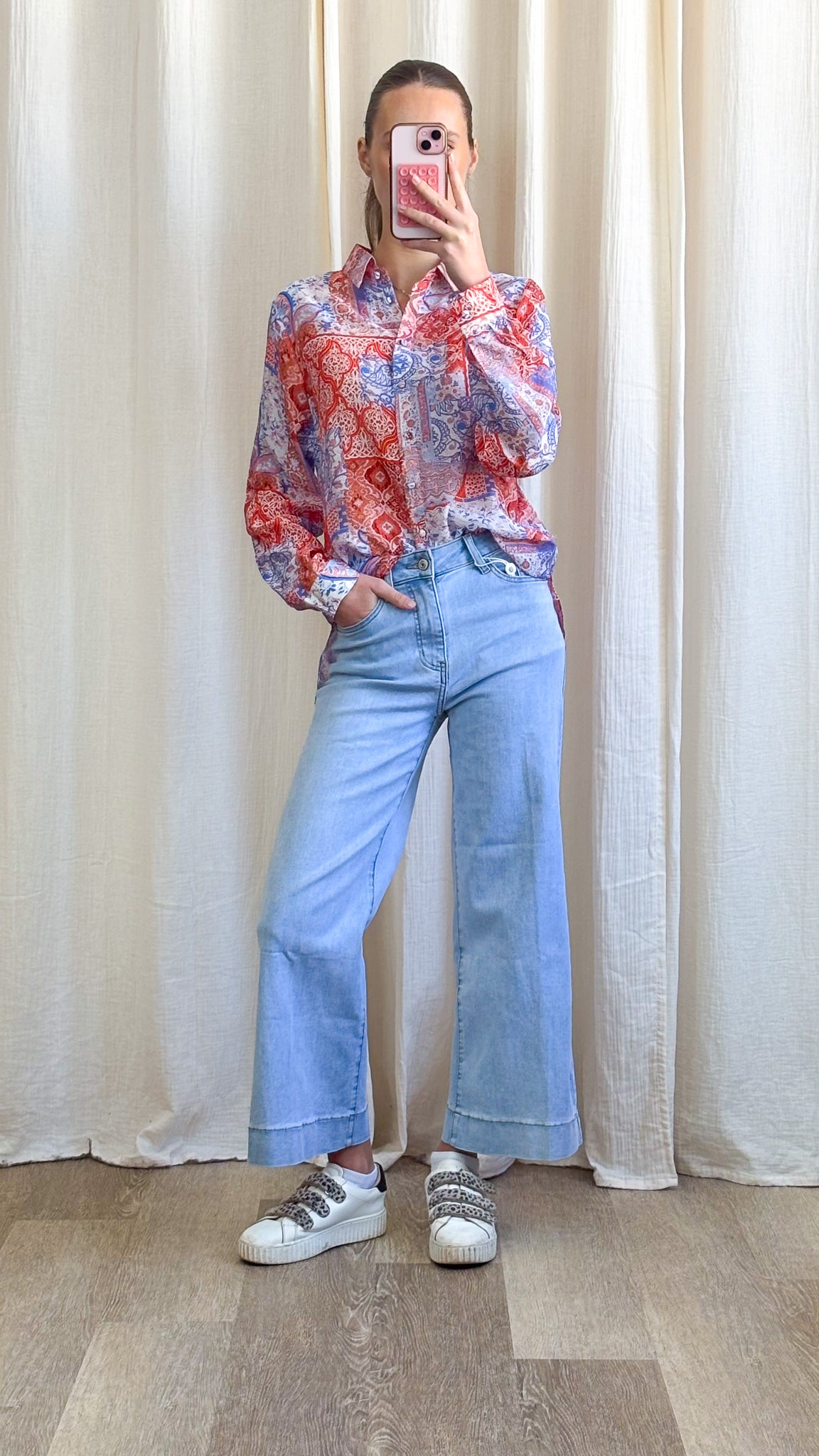 Chemise Johanna – Chemise imprimé patchwork rouge et bleu