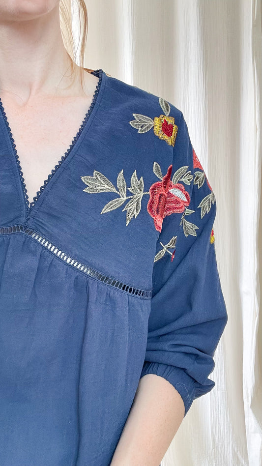 Blouse Alma - Blouse péplum avec fleurs brodées