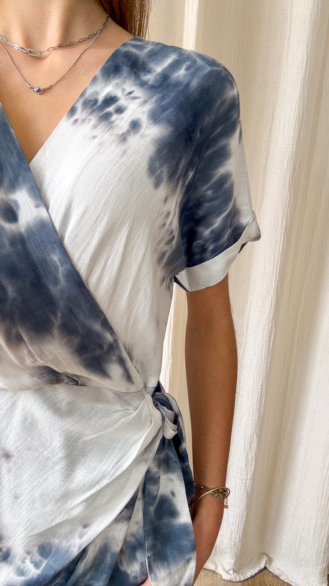 Robe Lina – Robe portefeuille courte effet tie & dye