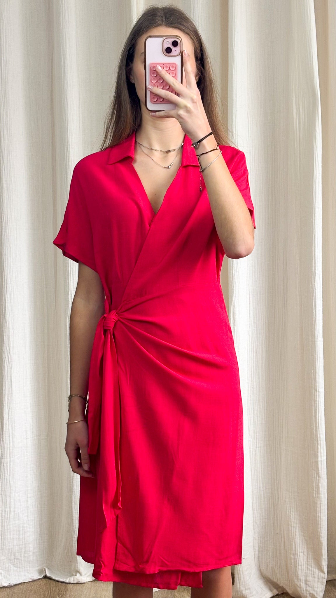Robe Emilia – Robe portefeuille fluide rouge éclatant