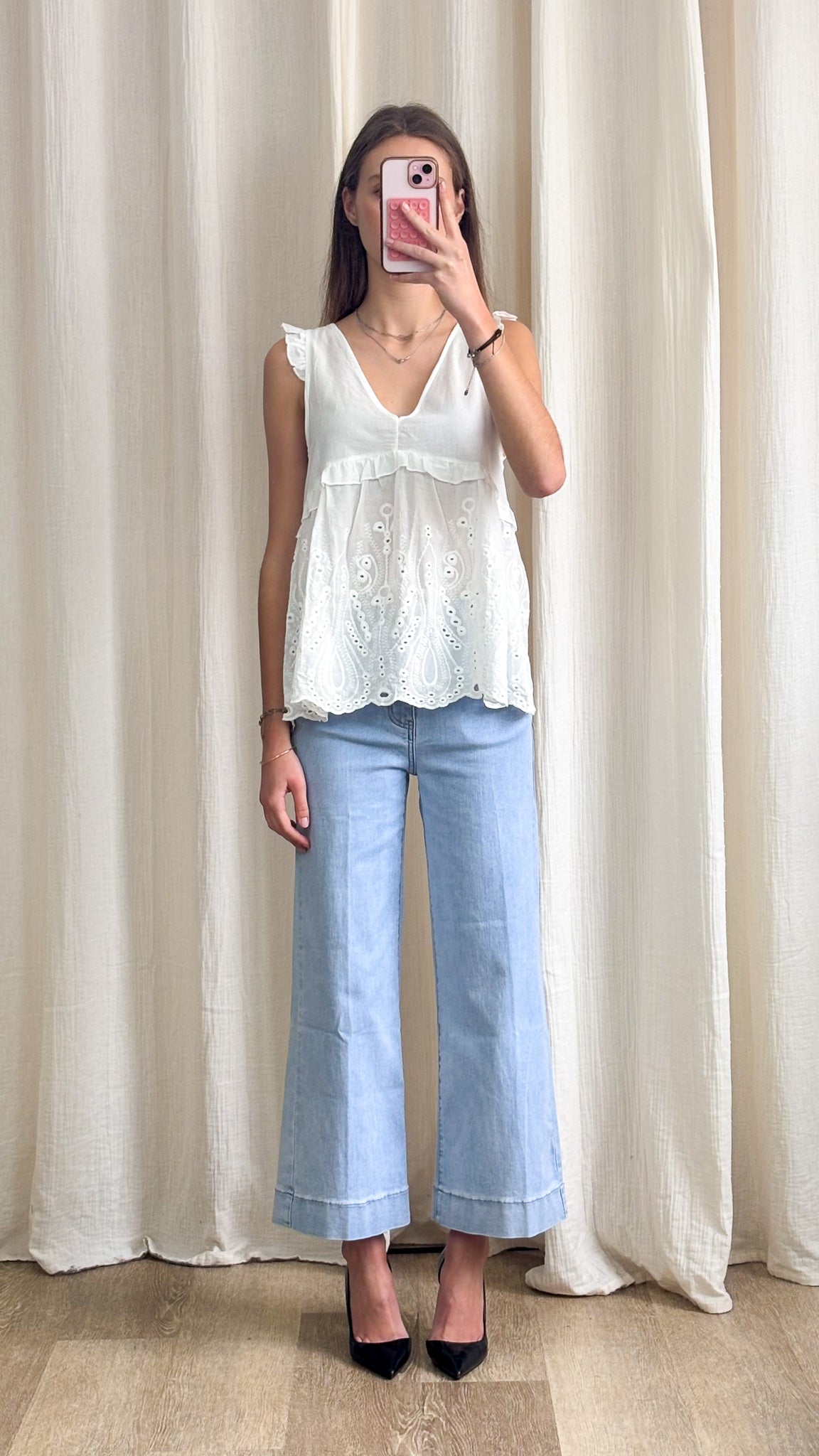 Blouse Léa – Blouse blanche broderie anglaise sans manches