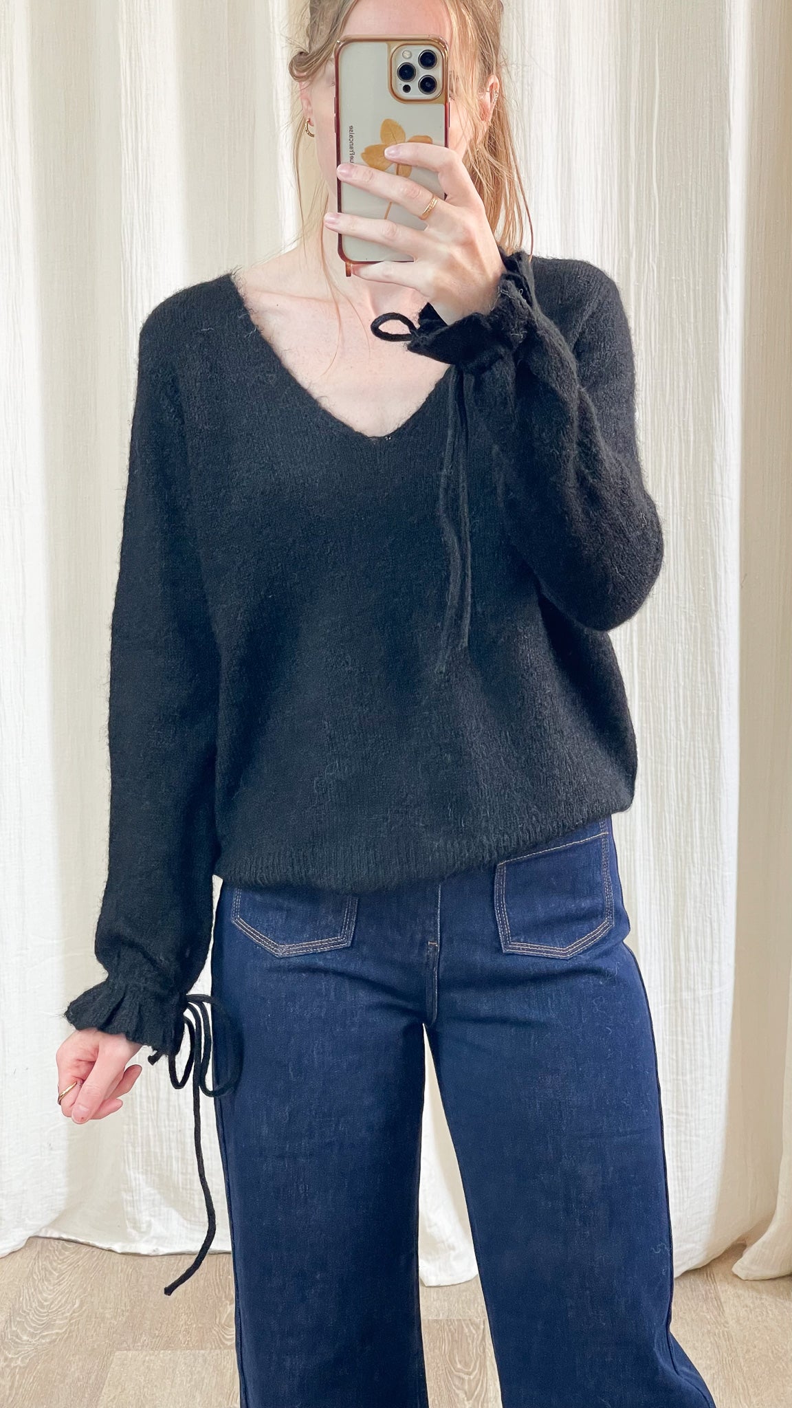 Pull Opaline – Pull doux col V avec liens aux poignets