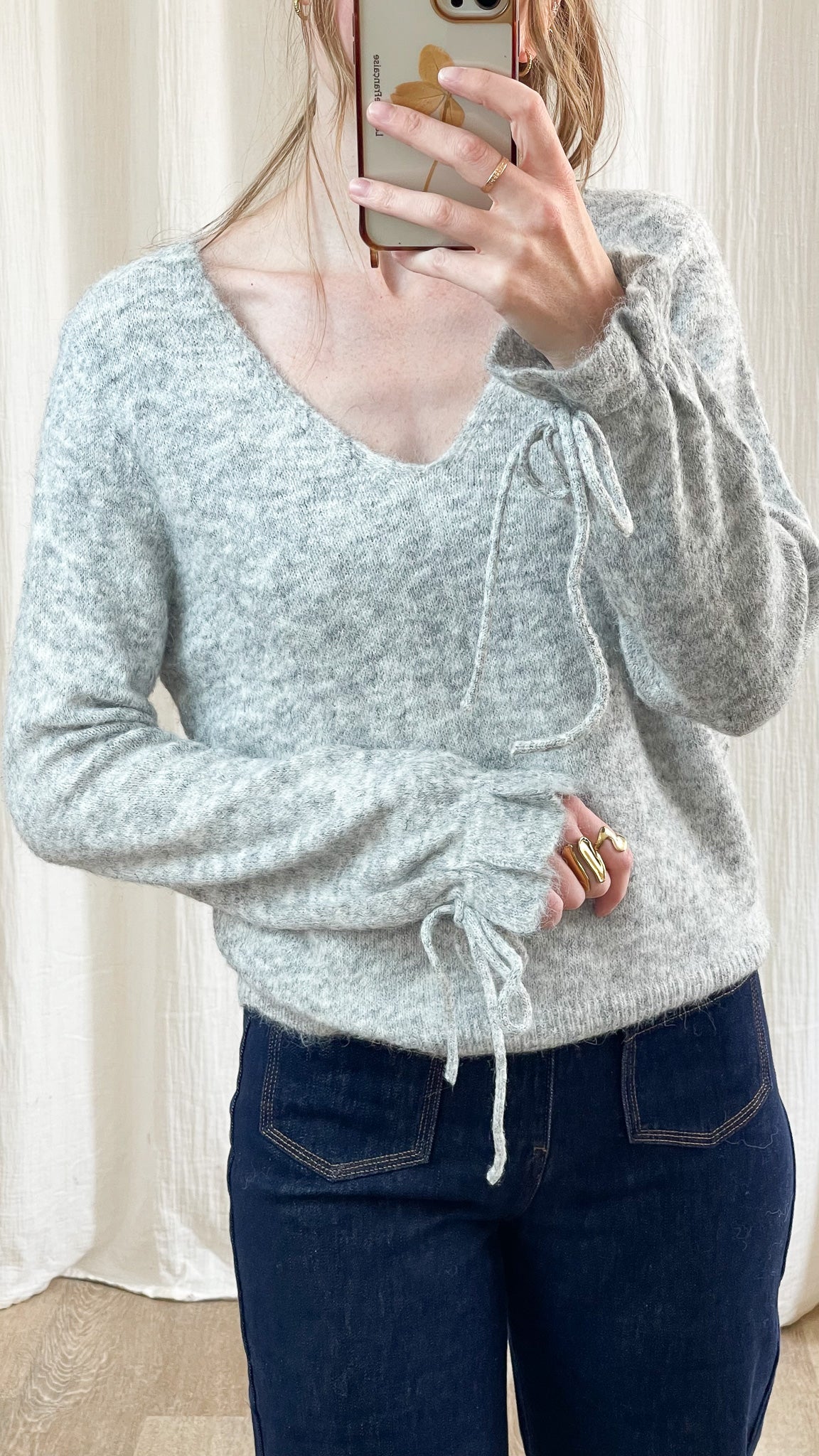 Pull Opaline – Pull doux col V avec liens aux poignets