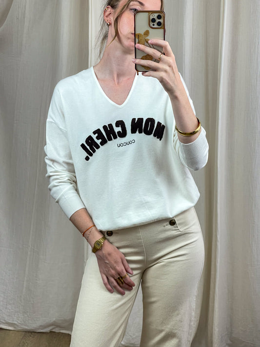 Pull col V blanc femme avec inscription "Mon Chéri" noire style boyfriend décontracté coton