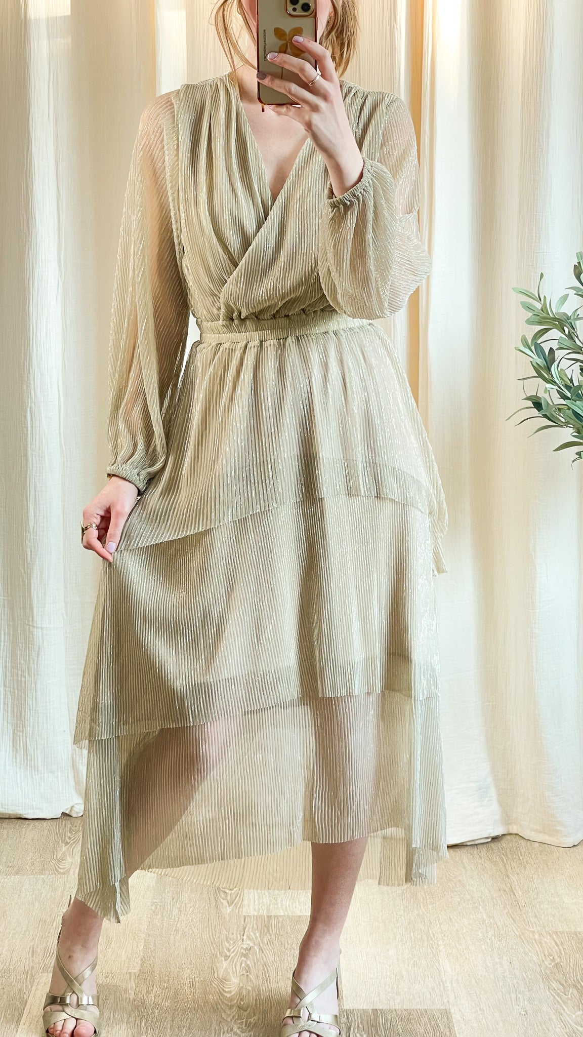 Robe Shine – Robe midi plissée dorée