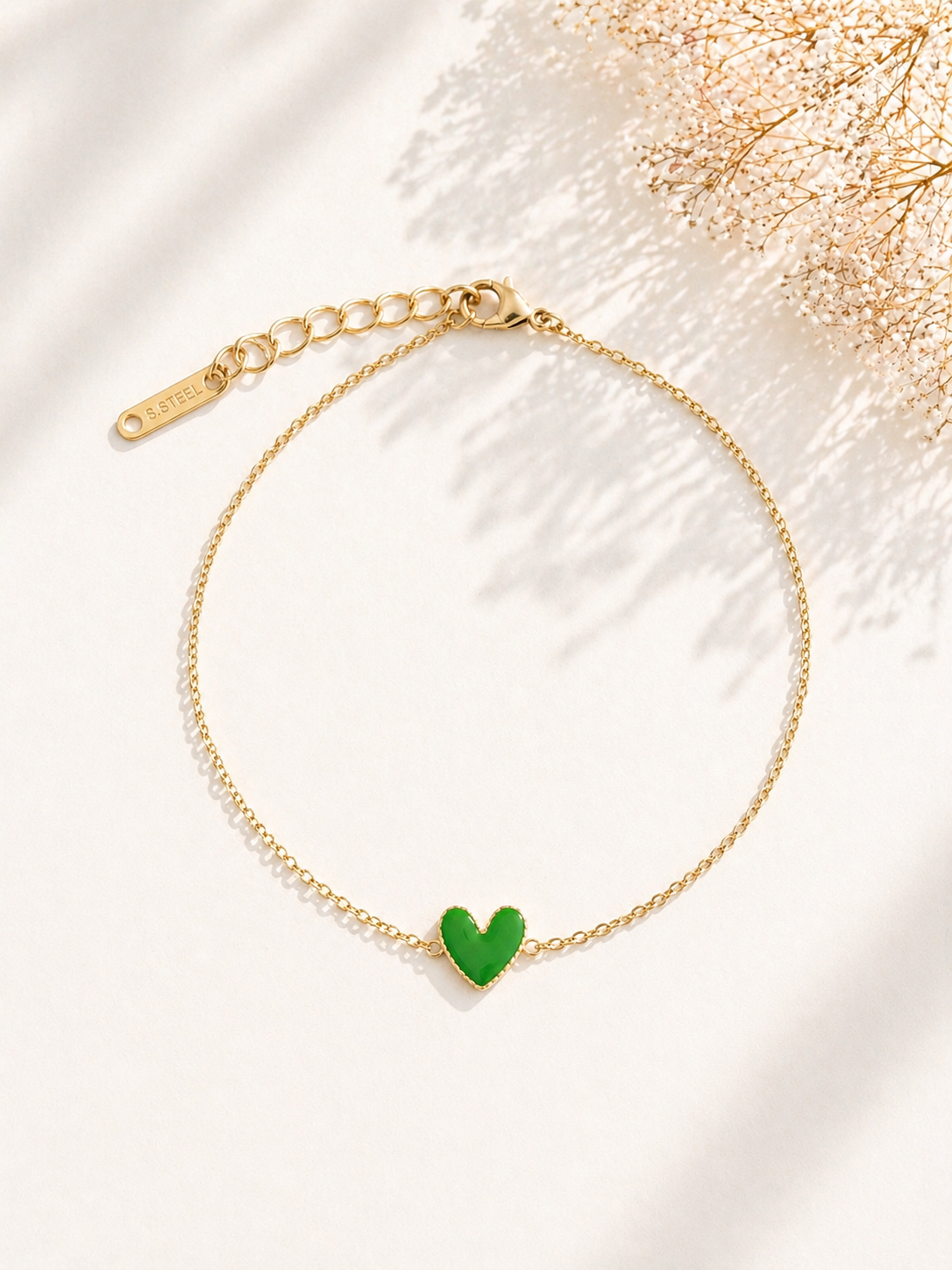 Bracelets mini cœur émaillé chaîne dorée acier inoxydable couleur vert — cadeau Fête des Mères
