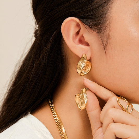 Boucles d’oreilles Forme Sculptée Dorée