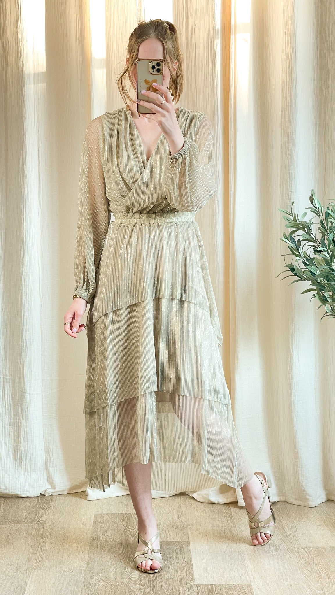 Robe Shine – Robe midi plissée dorée