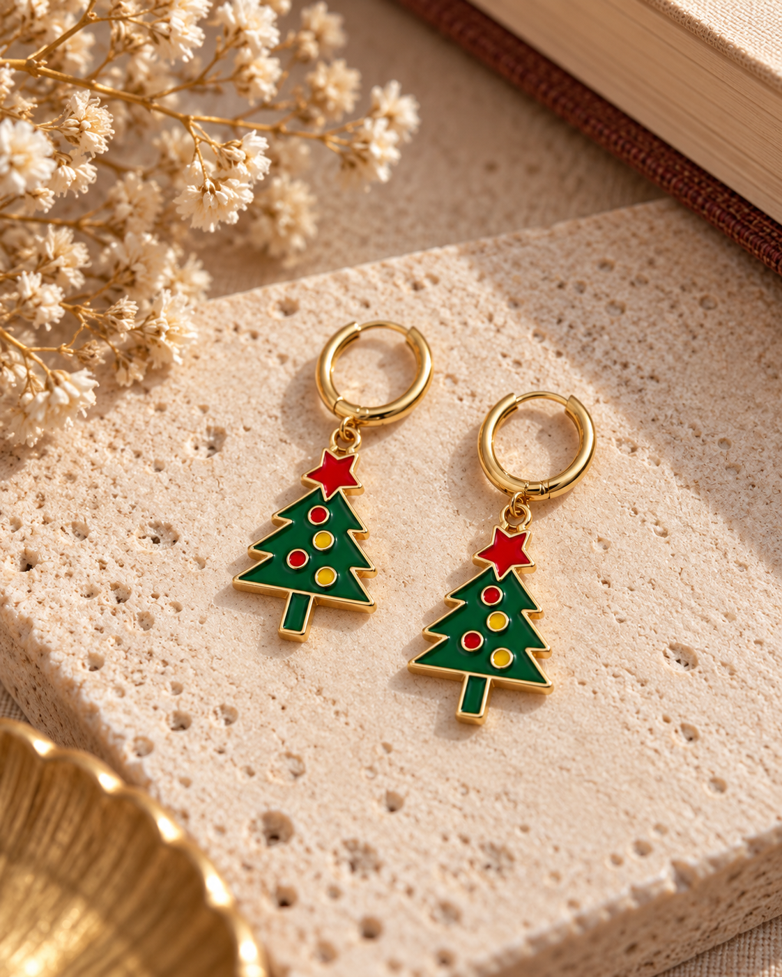 Boucles d'oreilles sapin de Noël vert et rouge avec étoile, créoles dorées bijoux fantaisie femme fêtes