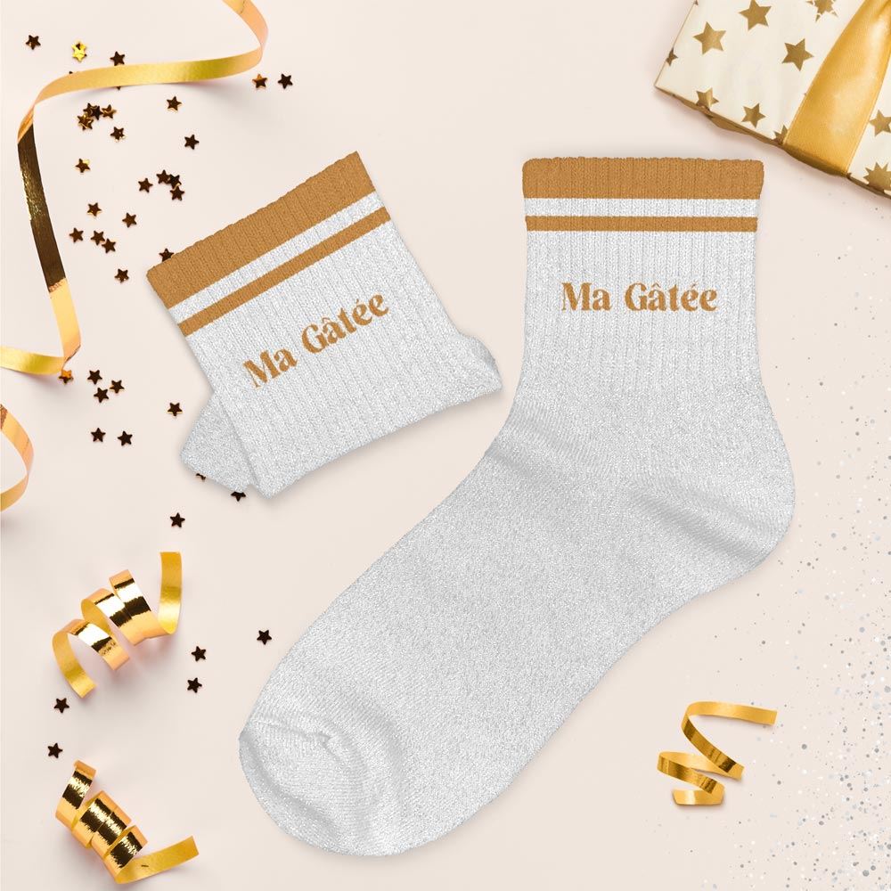 Chaussettes blanches à paillettes argentées avec bandes dorées et inscription Ma Gâtée femme cadeau