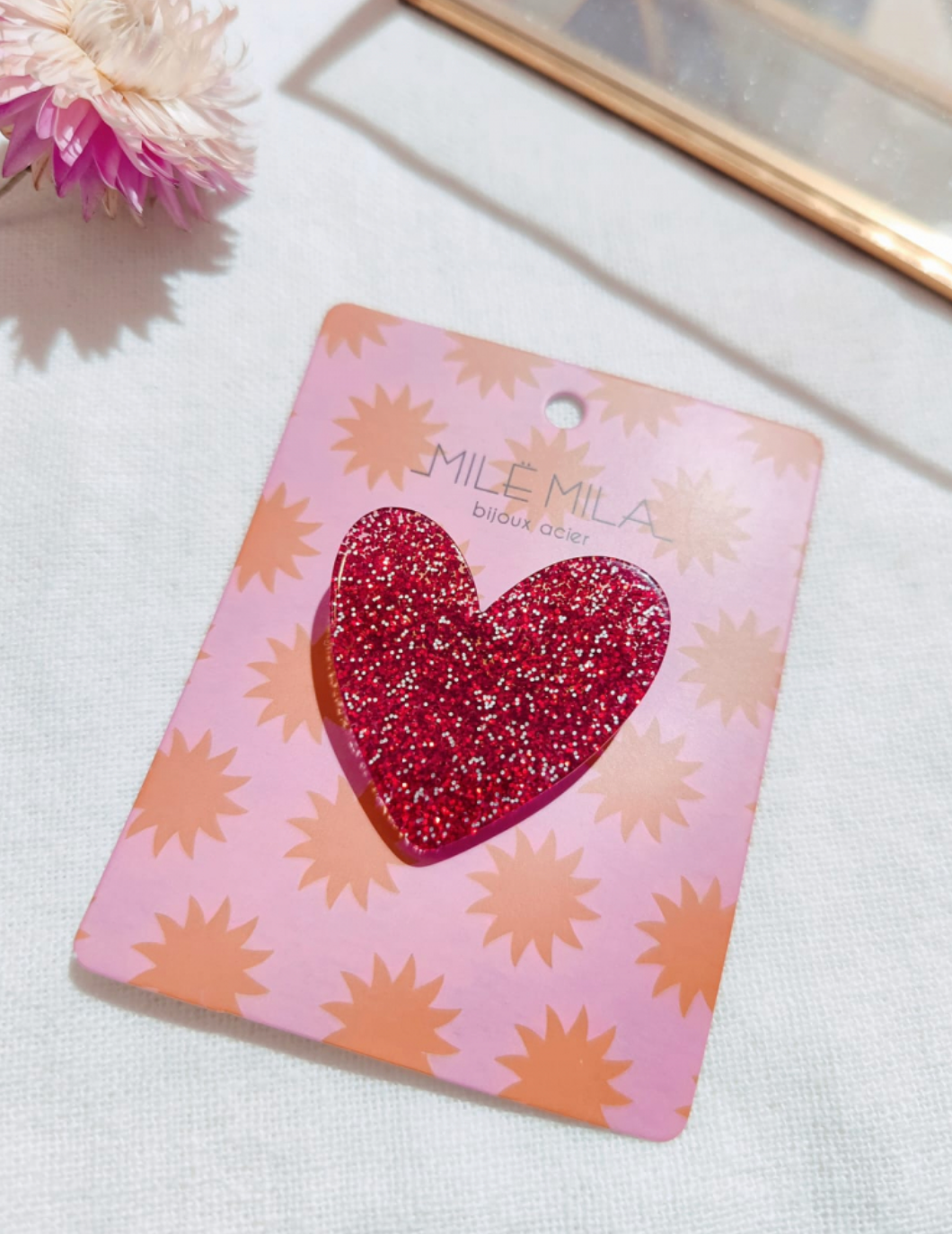 Broche coeur rouge à paillettes scintillantes Mile Mila accessoire fantaisie femme tendance