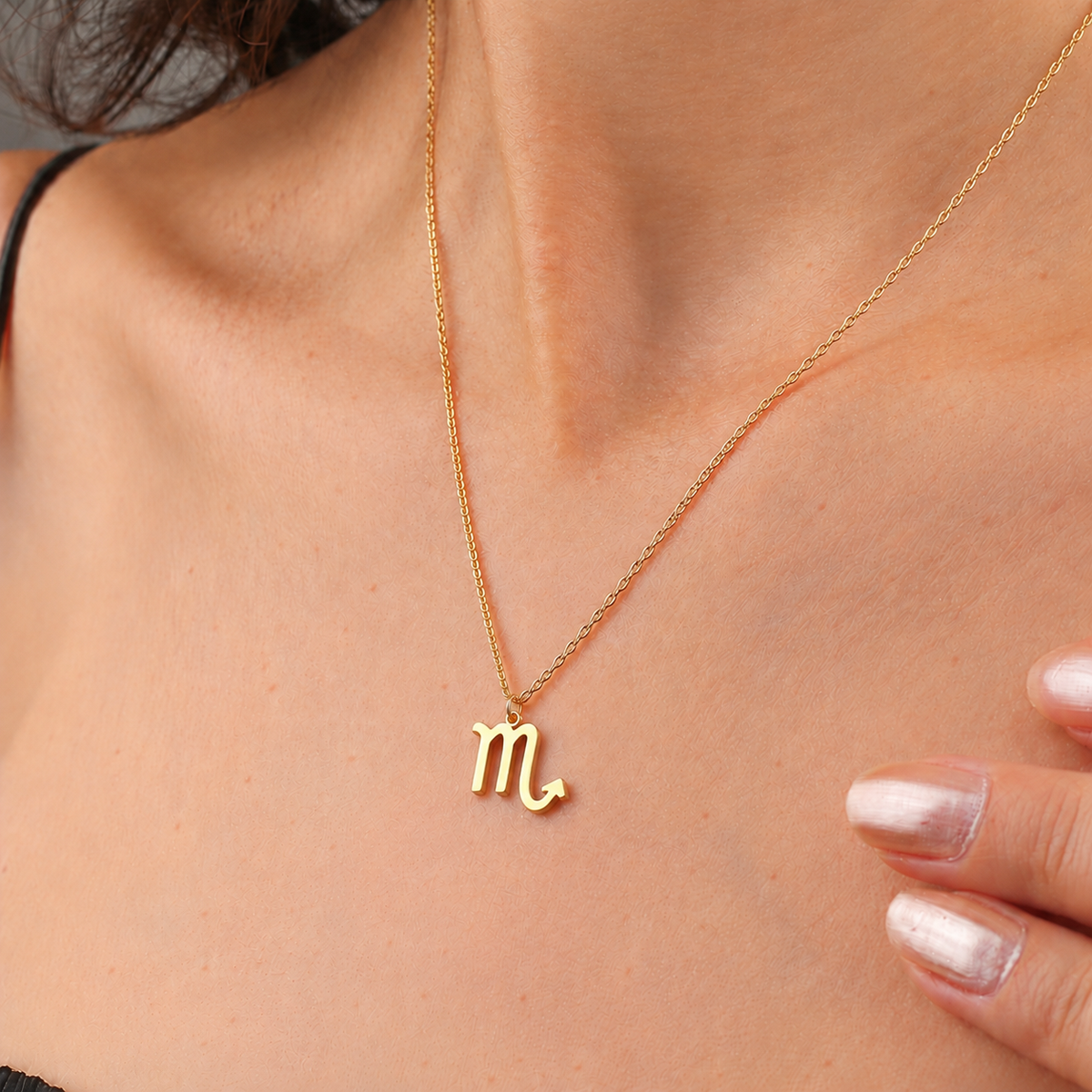 Collier pendentif signe astrologique Scorpion doré chaîne fine femme bijou zodiac tendance