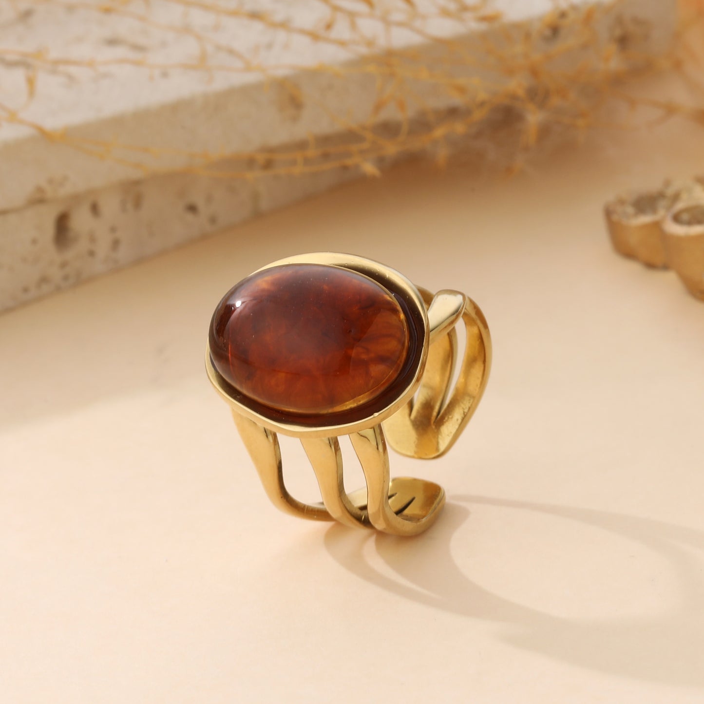 Bague dorée pierre ambrée