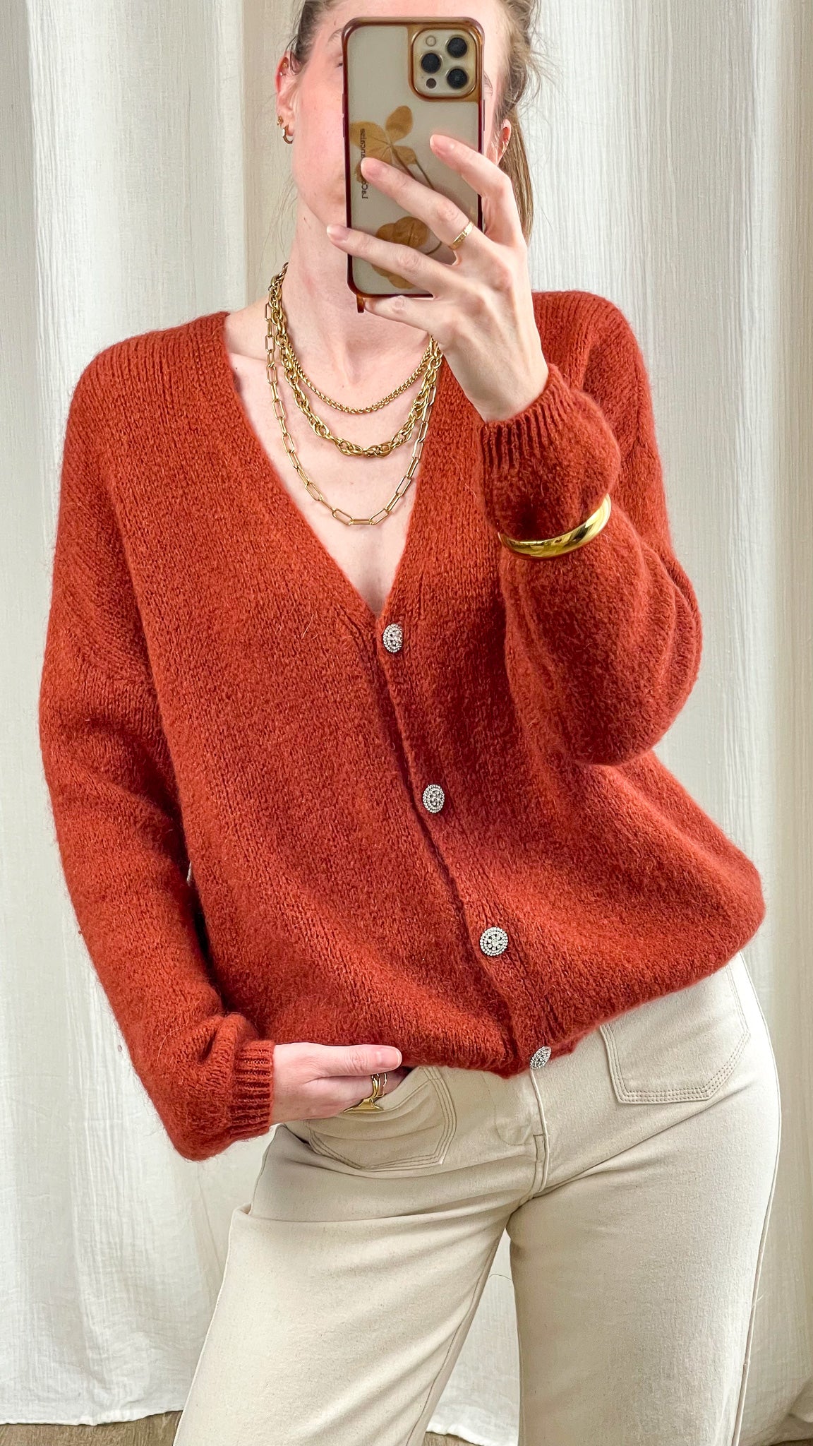 Gilet femme maille douce rouille boutons argentés col V coupe loose style casual chic automne hiver