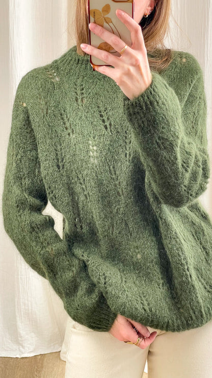 Pull ajouré vert sauge en mohair motif feuilles femme, maille douce et légère style cocooning