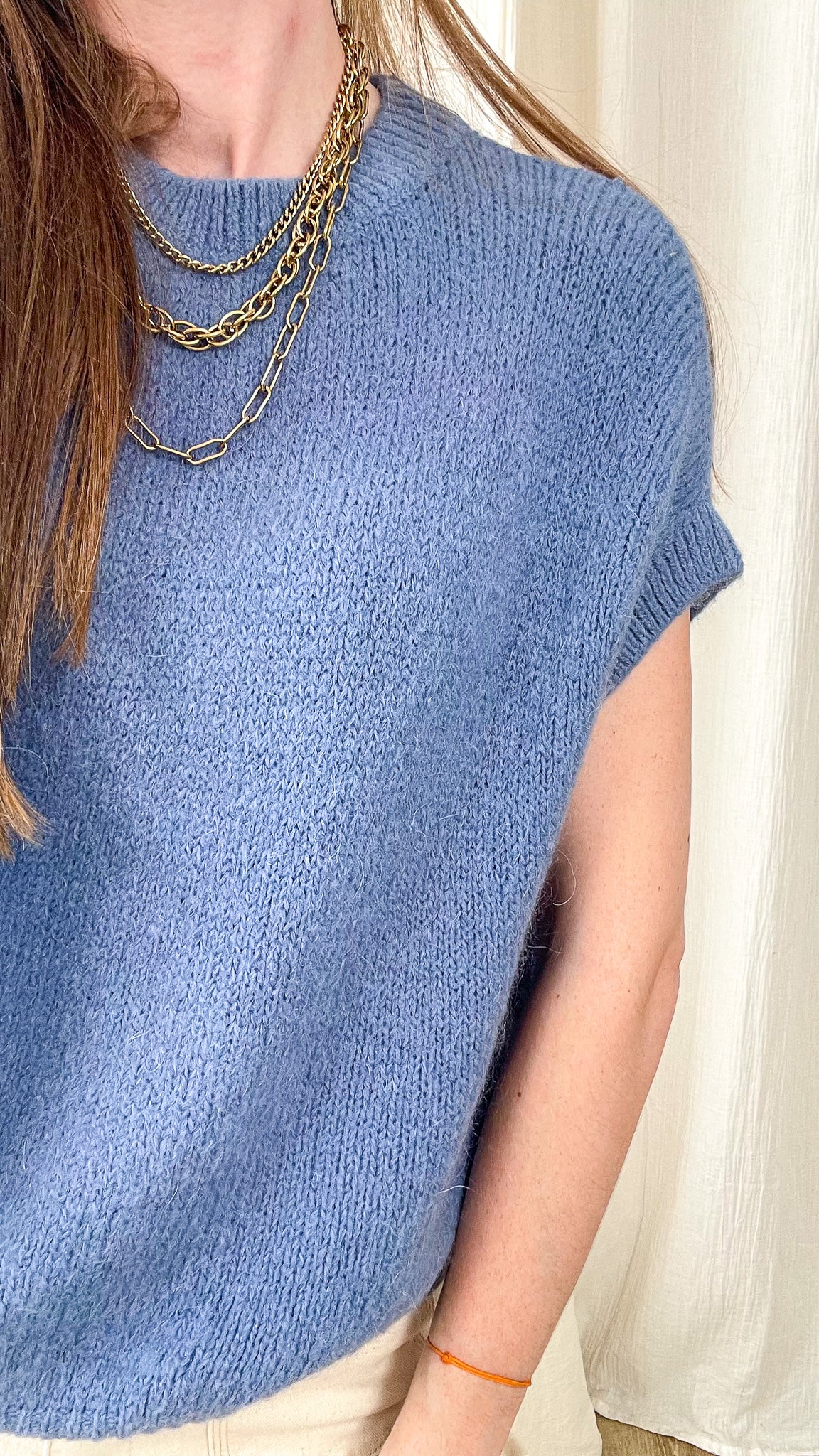 Pull manches courtes femme bleu lavande en maille douce col montant style minimaliste printemps