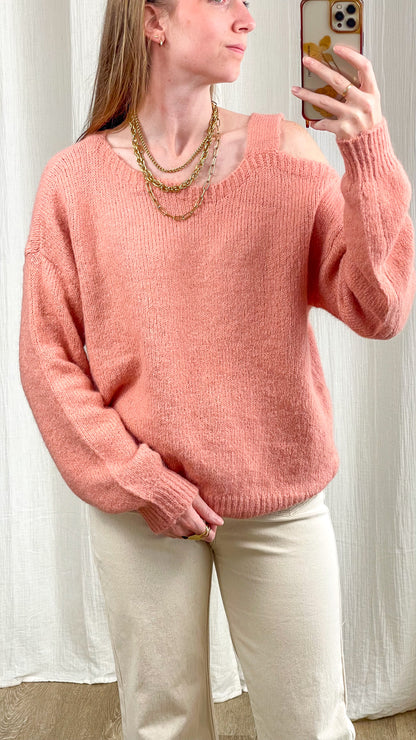 Pull femme maille douce rose corail épaule dénudée coupe oversize tendance casual chic