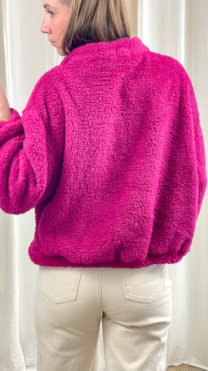 Pull sherpa rose fuchsia femme coupe oversize col montant style cosy hiver