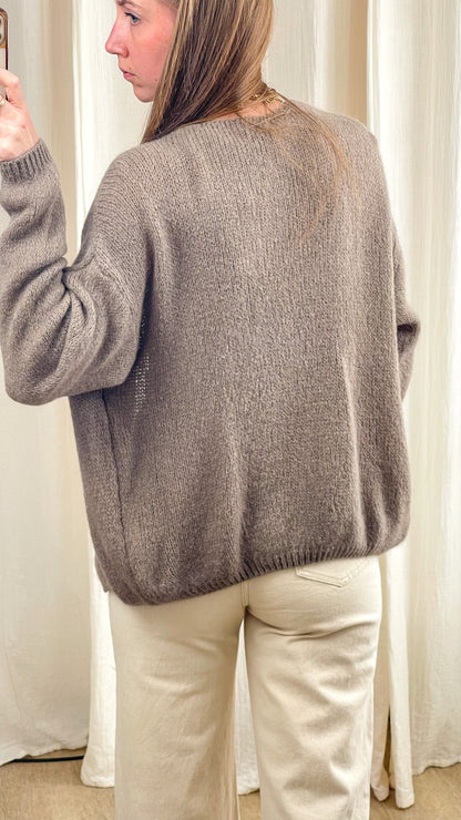 Gilet kid mohair taupe coupe oversize dos femme, maille douce et chaude hiver
