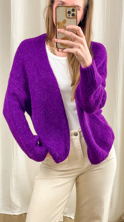 Gilet violet en maille duveteuse coupe courte ouverte sans boutons femme, cardigan oversize tendance hiver