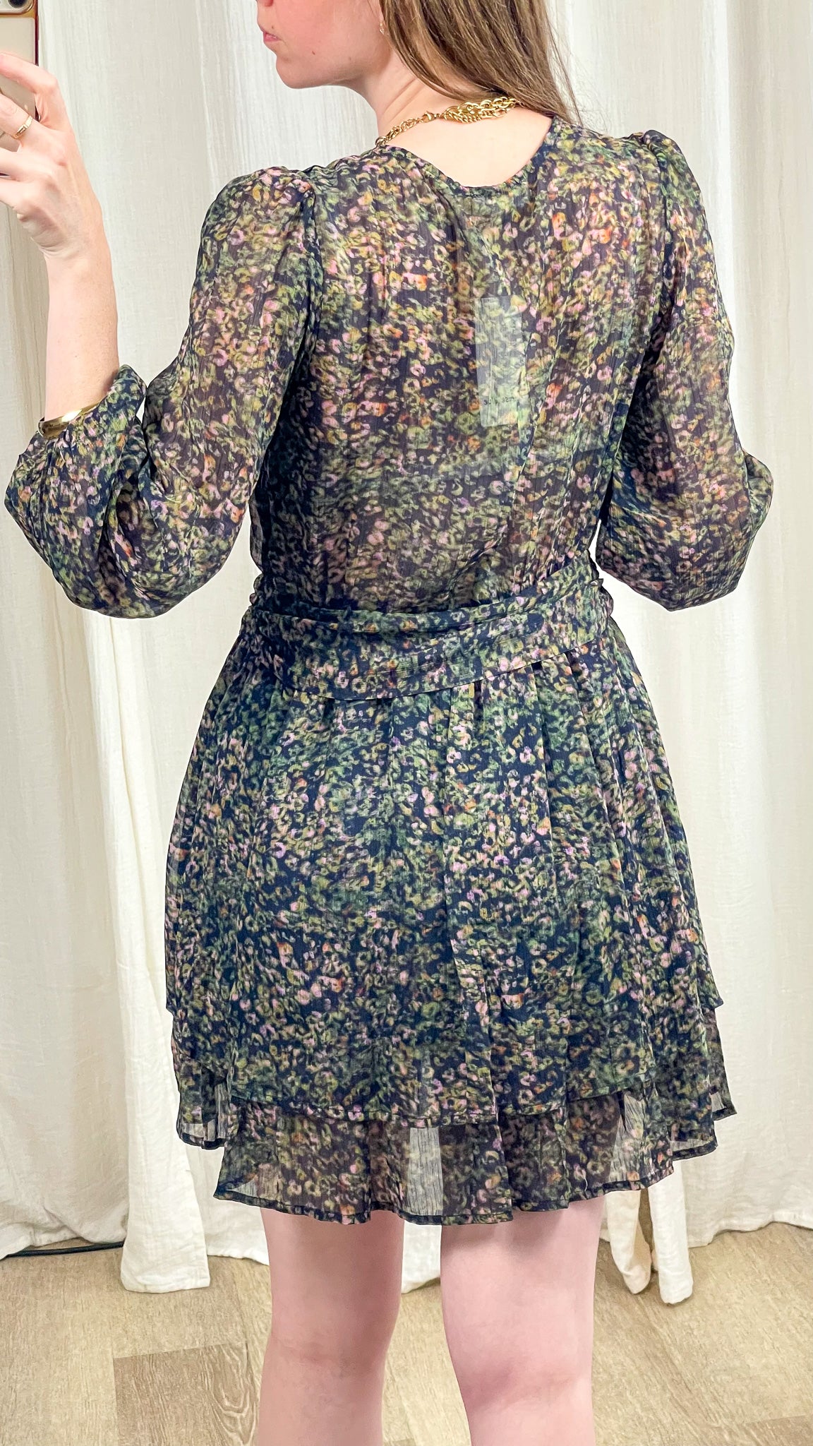 Robe Mathilde fleurie verte et rose manches bouffantes ceinturée style bohème chic femme
