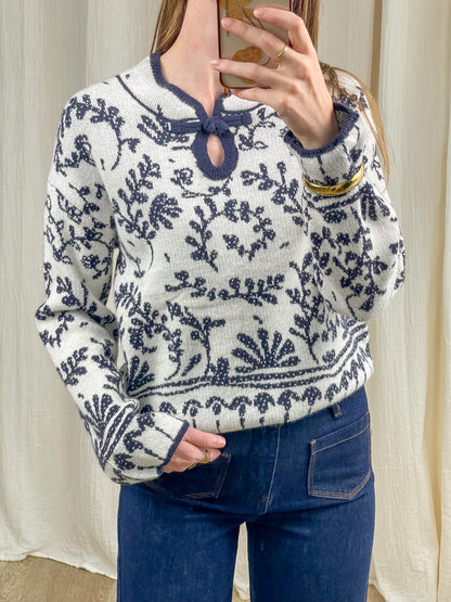 Pull col mandarin écru imprimé floral bleu marine femme, maille douce style vintage avec fermeture nœud chinois