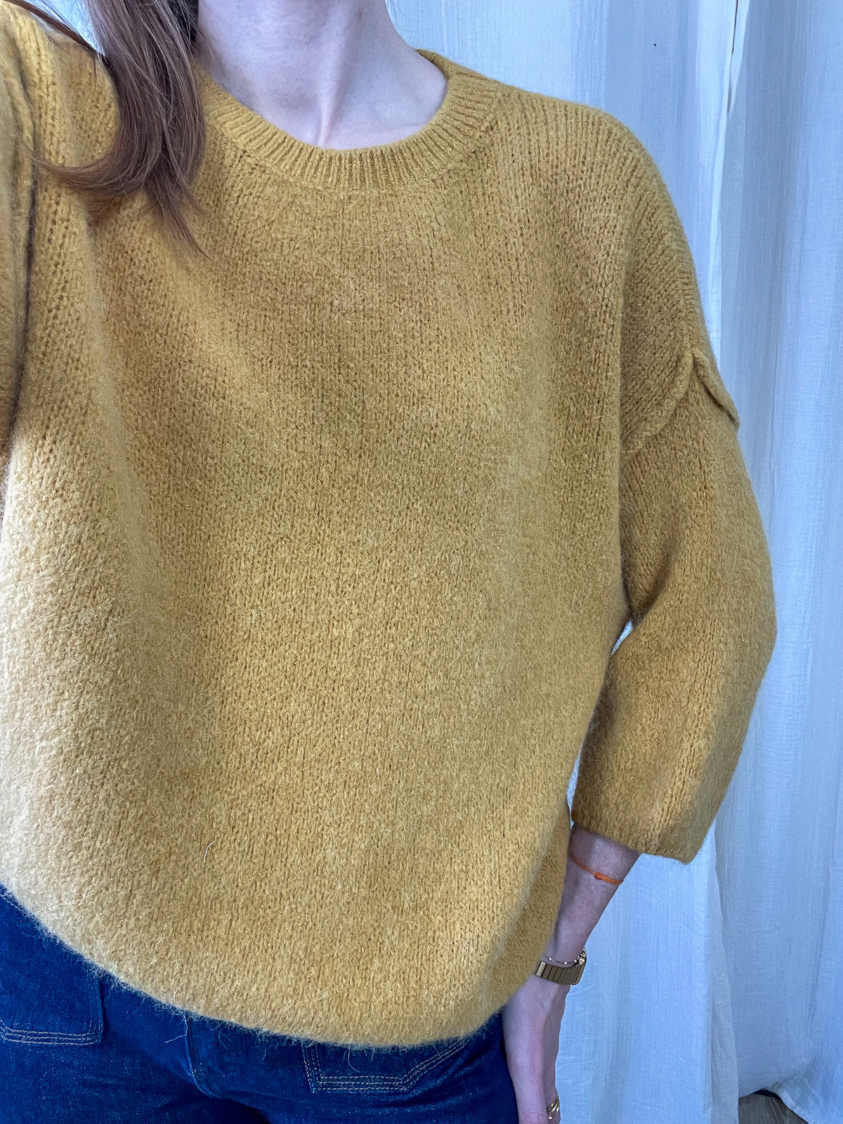 Pull femme jaune moutarde en baby alpaga col rond coupe ample manches 3/4 style cocooning hiver