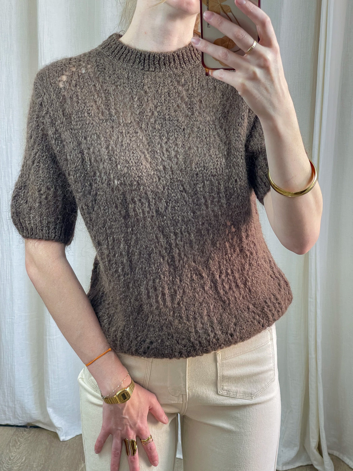 Pull manches courtes femme en mohair marron chiné col montant coupe ajustée style minimaliste chic