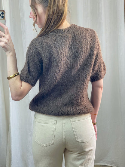 Pull manches courtes marron chiné en maille mohair femme, coupe ajustée tricot artisanal