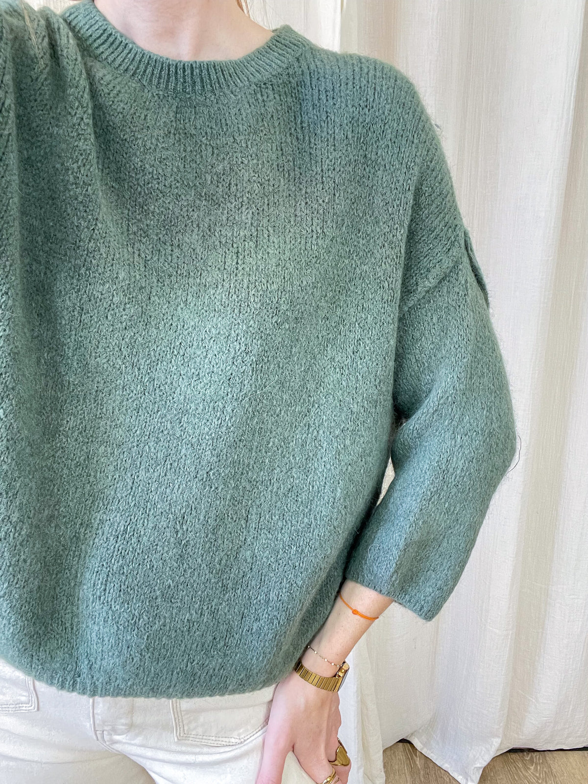 Pull femme vert sauge en baby alpaga coupe oversized manches 3/4 col rond tricot doux hiver