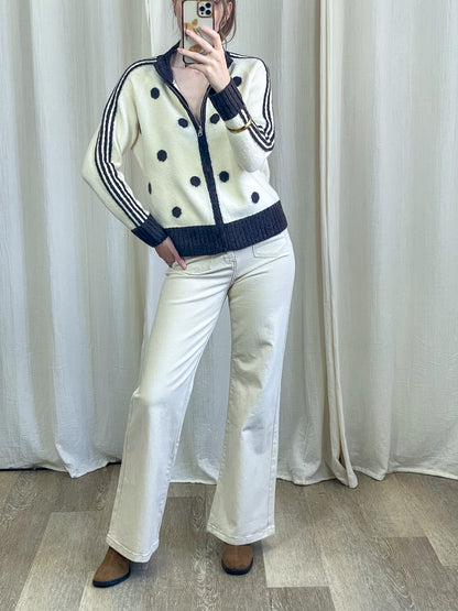 Gilet zippé femme écru à pois bleu marine détails rayés style sporty chic coupe courte maille douce