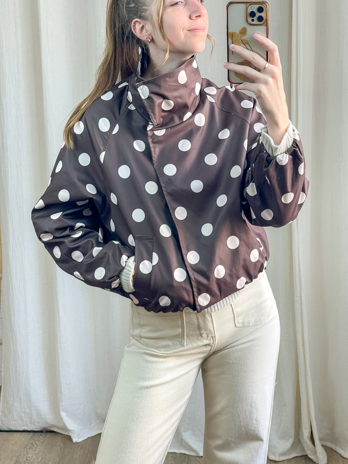 Bomber marron à pois blancs col montant tissu enduit satiné veste femme style rétro