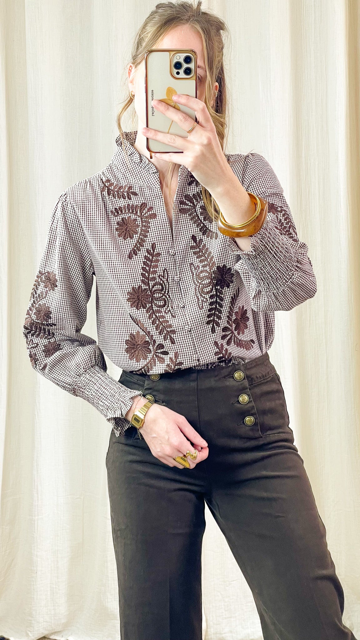 Blouse Cécilia – Blouse à carreaux et broderies florales