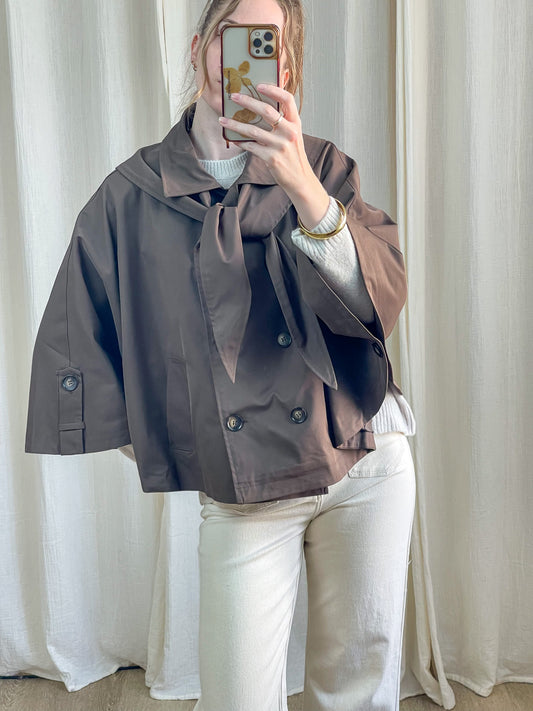 Trench court marron col foulard femme coupe oversize manches 3/4 style minimaliste chic