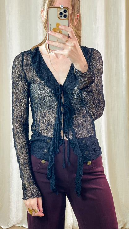 Blouse Mariam – Dentelle ajourée et liens à nouer