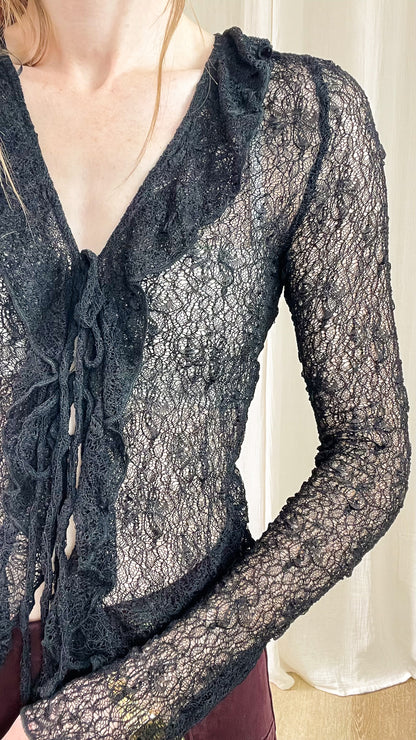 Blouse Mariam – Dentelle ajourée et liens à nouer