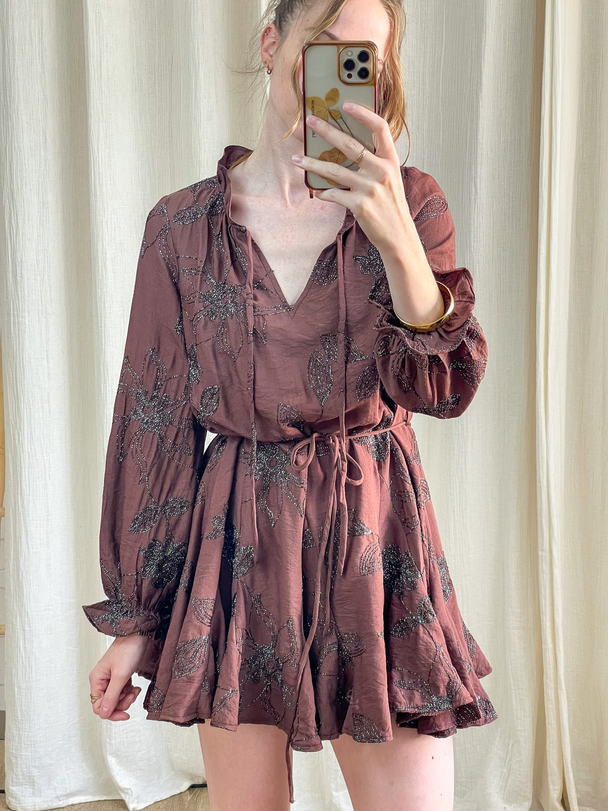 Robe patineuse marron à imprimé floral brillant manches longues bouffantes style bohème chic femme
