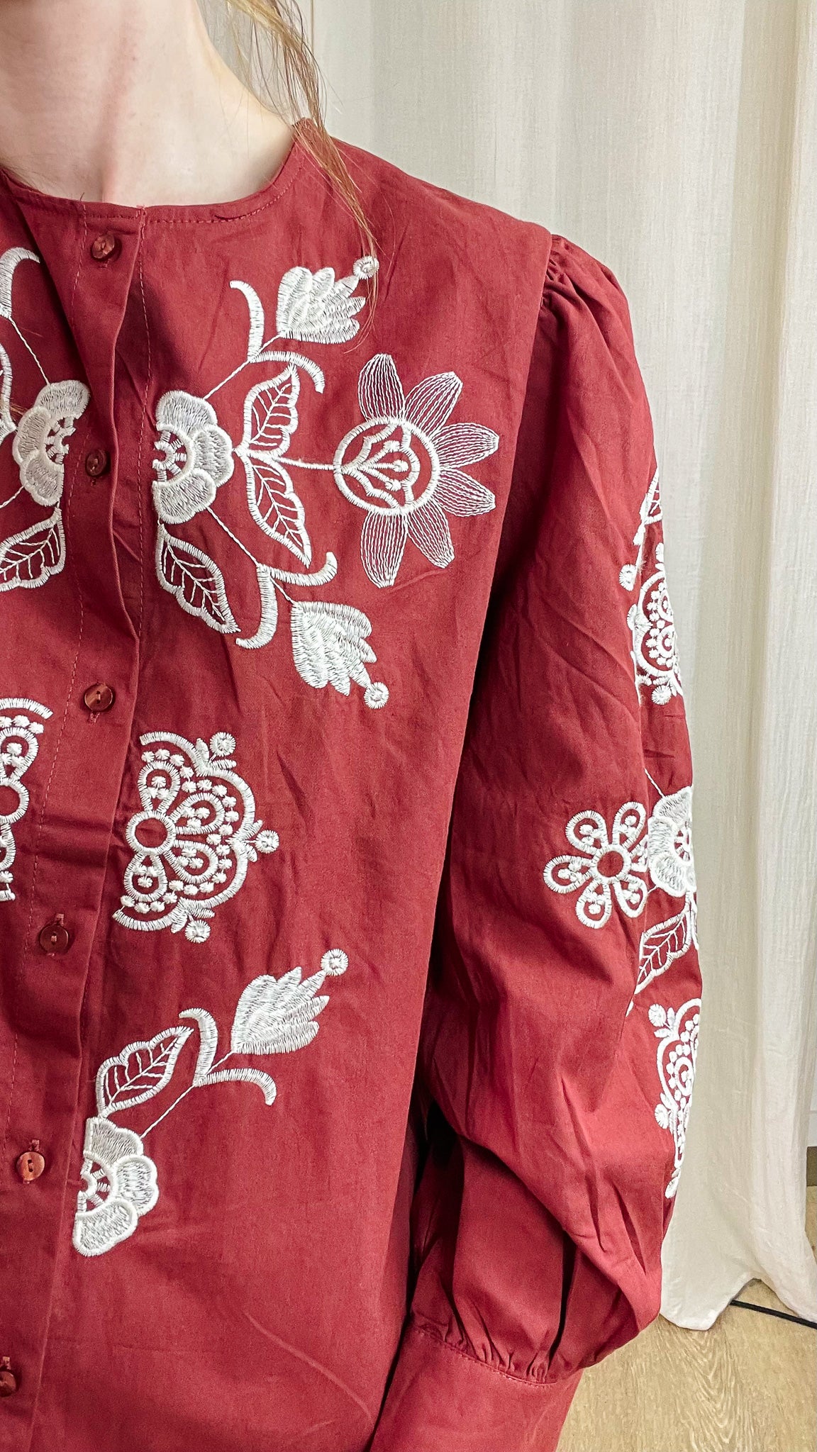 Blouse Charlotte – Blouse brodée bordeaux ou marron