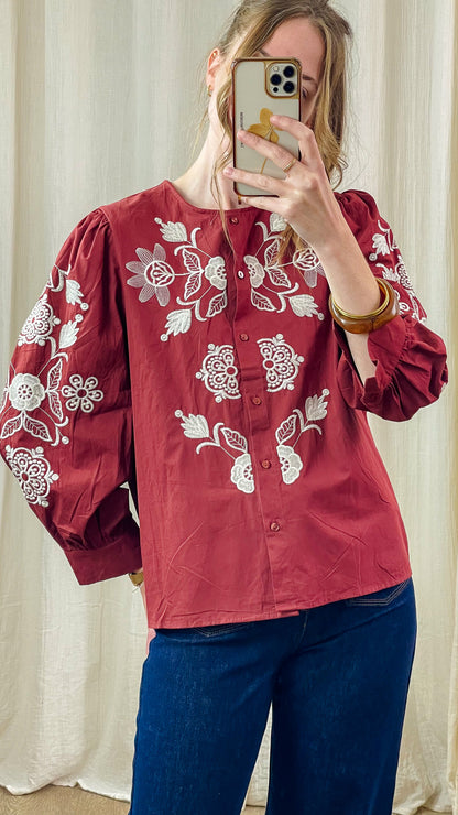 Blouse Charlotte – Blouse brodée bordeaux ou marron