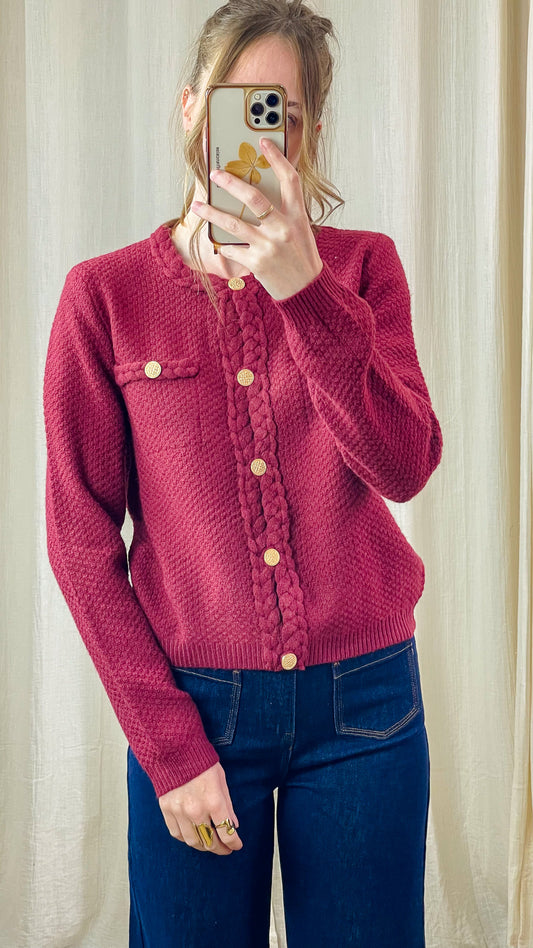 Gilet Manon – Gilet en maille tressée avec boutons dorés