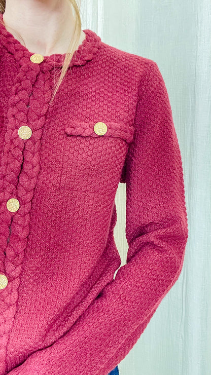 Gilet Manon – Gilet en maille tressée avec boutons dorés