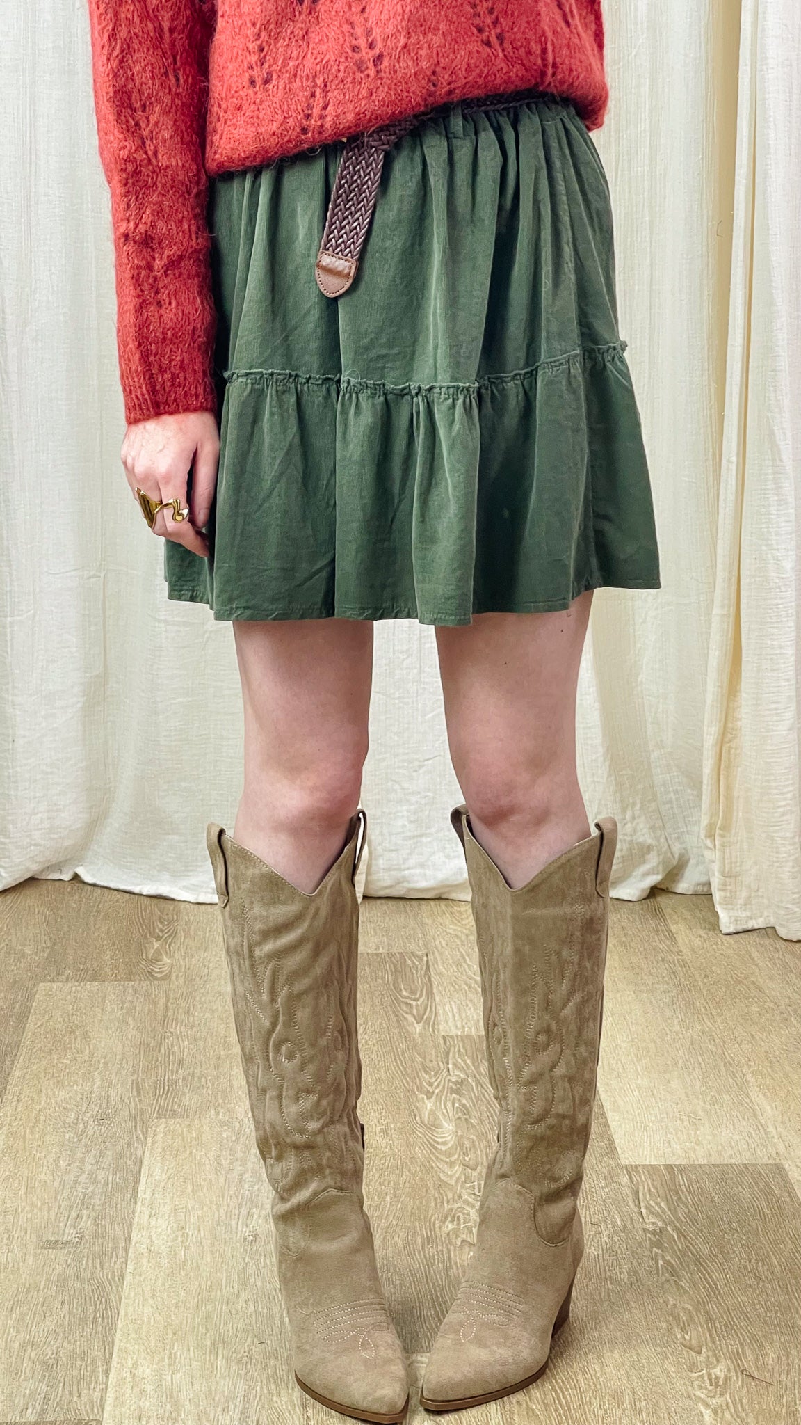 Jupe Sarah – Jupe courte à volants en velours côtelé